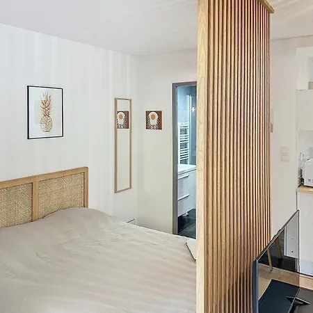 Apartment Avec Grande Terrasse *